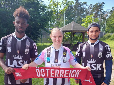 Jugendliche im Fußballdress